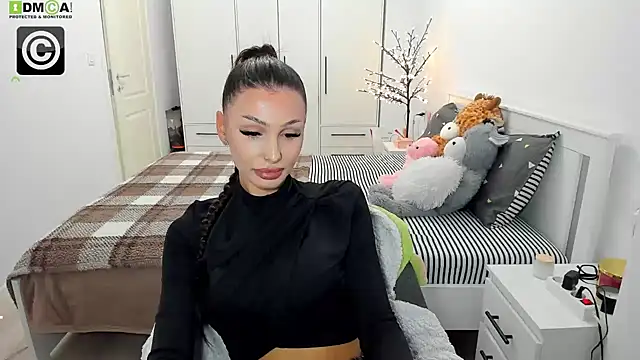 HelenShawn online show from December 21, 2025, 8:16 pm