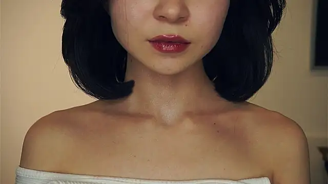 VeronaCritchlow online show from February 6, 2025, 1:32 pm