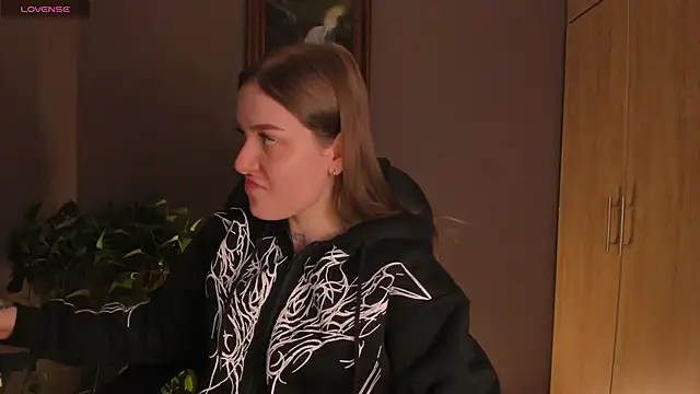 Snapshot of eilynxx chatting on February 22, 2025, 3:45 am eilynxx online show from February 22, 2025, 3:45 am