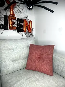 MeganCrow online show from October 27, 2025, 10:03 pm