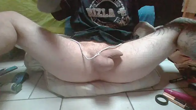 Snapshot of Damn_bro23 chatting on February 10, 2025, 2:59 pm Damn bro23 online show from February 10, 2025, 2:59 pm