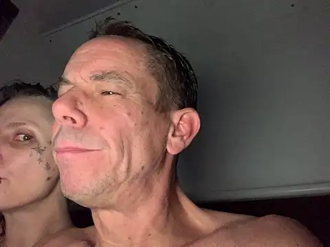 Kenhornu online show from April 16, 2026, 4:24 am