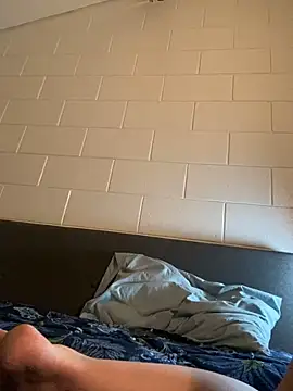 Snapshot of thequeenkendall2025 chatting on February 16, 2025, 10:43 am thequeenkendall2025 online show from February 16, 2025, 10:43 am