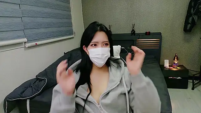 lovecandy7 online show from February 7, 2025, 9:58 am