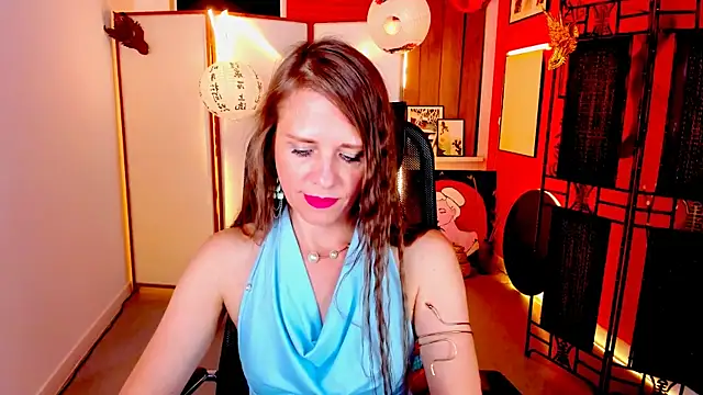 Snapshot of EmiliaBedy chatting on June 8, 2026, 9:09 am EmiliaBedy online show from June 8, 2026, 9:09 am
