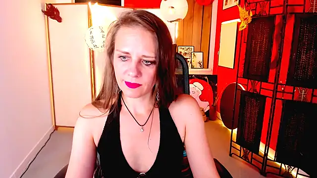 Snapshot of EmiliaBedy chatting on June 10, 2026, 9:19 am EmiliaBedy online show from June 10, 2026, 9:19 am