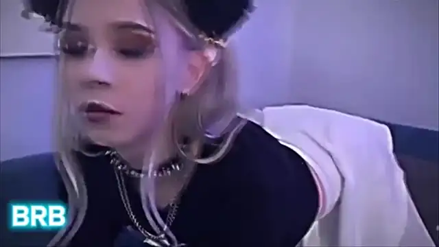 Shiny Jennifer online show from February 14, 2025, 7:59 am