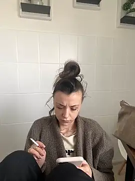 Snapshot of bunnythetailor chatting on February 19, 2025, 1:17 pm bunnythetailor online show from February 19, 2025, 1:17 pm