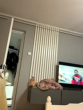 Snapshot of bunnythetailor chatting on October 9, 2025, 9:24 pm bunnythetailor online show from October 9, 2025, 9:24 pm