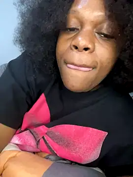 Boneca25 online show from December 22, 2025, 10:23 am