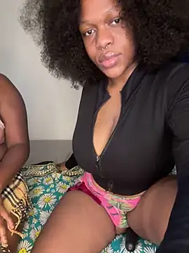 Snapshot of Boneca25 chatting on February 6, 2026, 9:45 am Boneca25 online show from February 6, 2026, 9:45 am