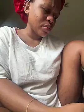 Boneca25 online show from April 16, 2026, 11:44 am