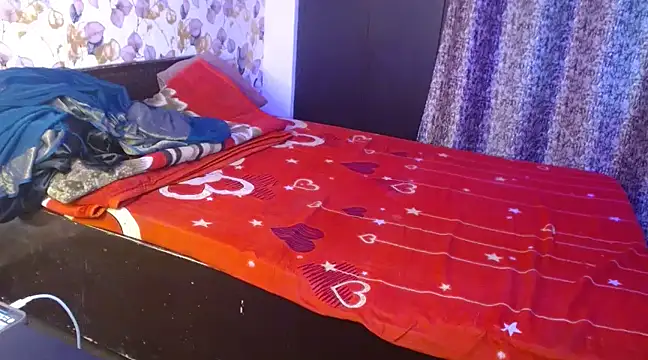 Snapshot of Fab_Suhani chatting on February 10, 2025, 1:35 am Fab Suhani online show from February 10, 2025, 1:35 am