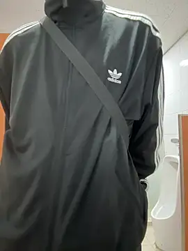 Snapshot of Phil_6677 chatting on October 22, 2025, 9:47 pm Phil 6677 online show from October 22, 2025, 9:47 pm