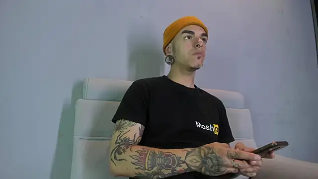 Snapshot of kaletattoo chatting on February 3, 2025, 8:46 pm kaletattoo online show from February 3, 2025, 8:46 pm