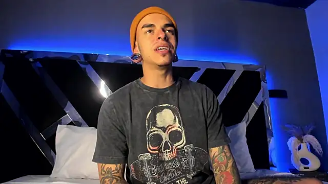 Snapshot of kaletattoo chatting on February 13, 2025, 3:18 am kaletattoo online show from February 13, 2025, 3:18 am