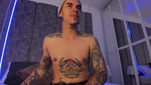 Snapshot of kaletattoo chatting on February 16, 2025, 12:19 am kaletattoo online show from February 16, 2025, 12:19 am