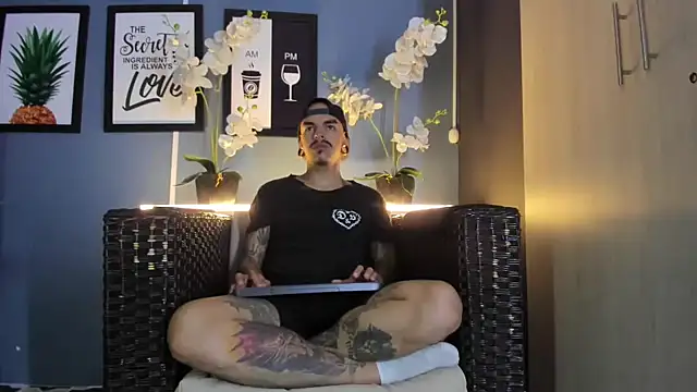 Snapshot of kaletattoo chatting on September 10, 2025, 11:21 am kaletattoo online show from September 10, 2025, 11:21 am