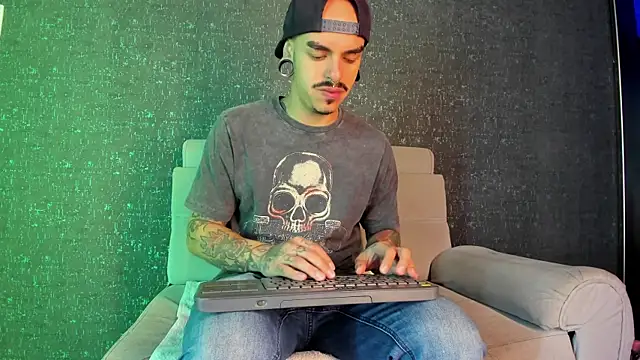 Snapshot of kaletattoo chatting on October 16, 2025, 11:00 am kaletattoo online show from October 16, 2025, 11:00 am