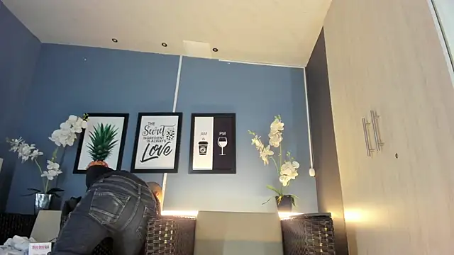 kaletattoo online show from November 23, 2025, 11:54 am