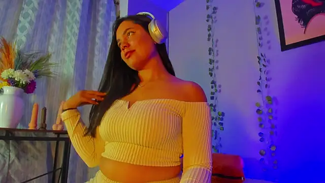 evaa greey online show from November 28, 2025, 8:22 pm