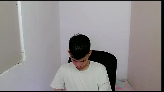 Alexxx lov online show from February 28, 2025, 12:31 pm