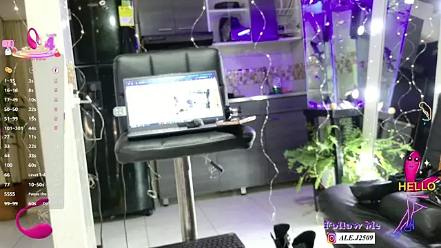 Ale 250900 online show from December 17, 2025, 1:50 pm