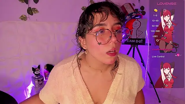 Ludovica6669 online show from February 5, 2025, 7:20 pm