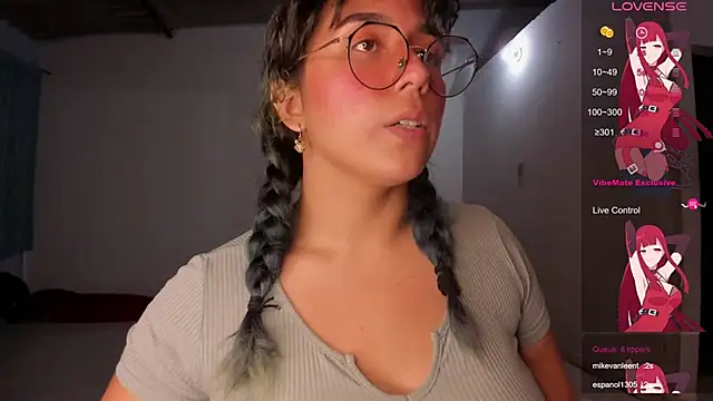 Ludovica6669 online show from February 27, 2025, 11:59 pm