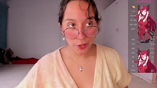 Ludovica6669 online show from March 4, 2025, 3:04 pm