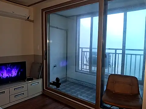 Snapshot of Doh728 chatting on March 2, 2025, 7:10 am Doh728 online show from March 2, 2025, 7:10 am