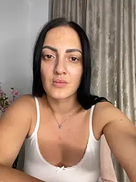 RaisaSalvi online show from September 12, 2025, 12:49 pm