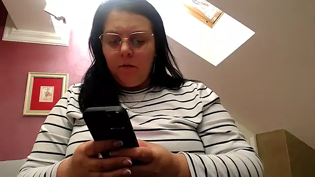 Wetandnaughtyxx online show from April 9, 2026, 6:30 am