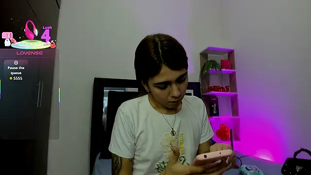 Nicol TransGirl online show from April 1, 2026, 4:24 am