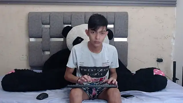 Snapshot of KING_STYLE2 chatting on January 25, 2025, 10:50 pm KING STYLE2 online show from January 25, 2025, 10:50 pm