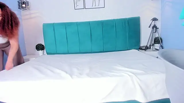 ninna curly online show from November 24, 2025, 6:02 am