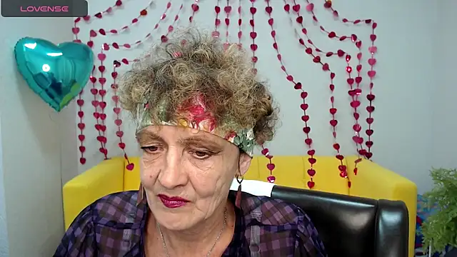 SexyGrandma  online show from February 10, 2025, 3:53 pm
