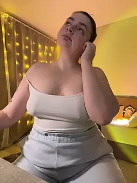 DearAlise online show from February 7, 2025, 8:20 pm