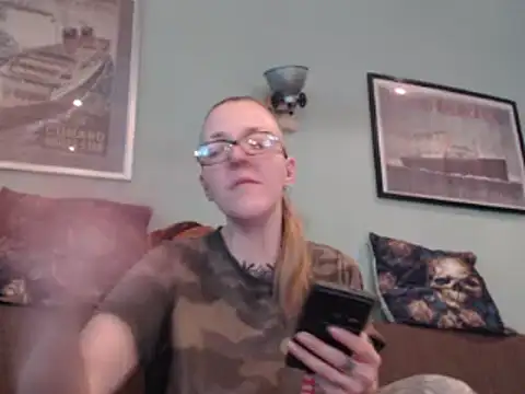 Snapshot of Astrid-Gilbert chatting on February 6, 2025, 2:15 pm Astrid-Gilbert online show from February 6, 2025, 2:15 pm