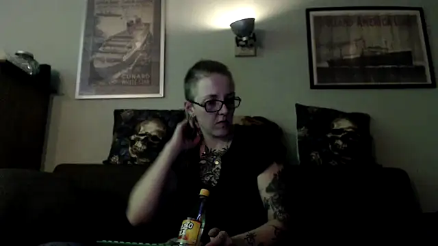 Snapshot of Astrid-Gilbert chatting on March 6, 2025, 8:48 pm Astrid-Gilbert online show from March 6, 2025, 8:48 pm