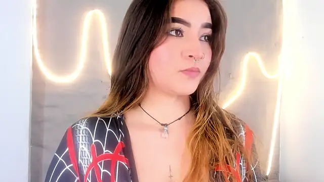 Shanntal  online show from February 4, 2026, 7:42 pm