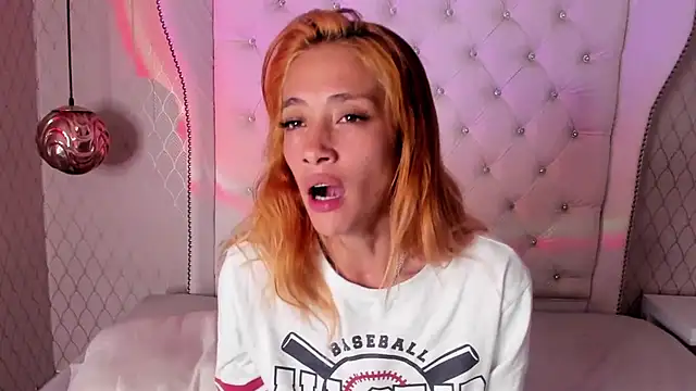 zoe taylorr1 online show from February 21, 2025, 5:13 am