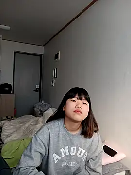 cutie koreancouple online show from February 26, 2025, 1:11 am