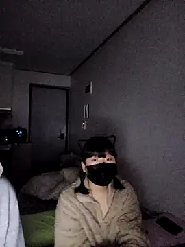 cutie koreancouple online show from February 26, 2025, 5:07 pm