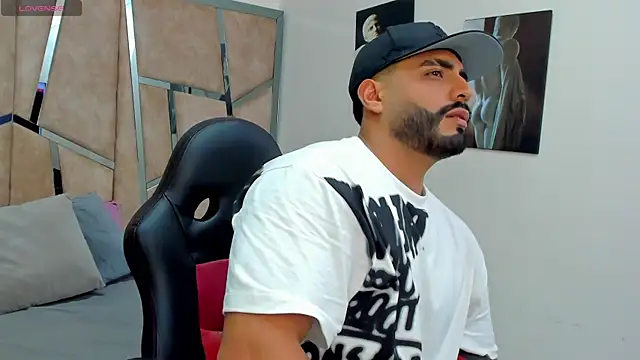 Snapshot of LeandroRusso chatting on January 29, 2025, 7:32 pm LeandroRusso online show from January 29, 2025, 7:32 pm