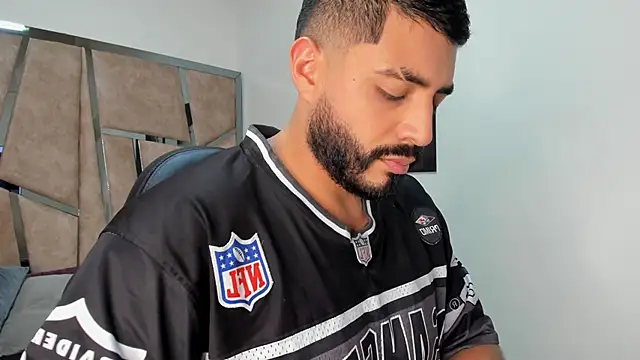 Snapshot of LeandroRusso chatting on February 25, 2025, 7:58 pm LeandroRusso online show from February 25, 2025, 7:58 pm