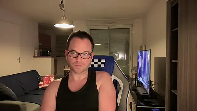 Funnyjul31 online show from February 3, 2025, 5:56 pm