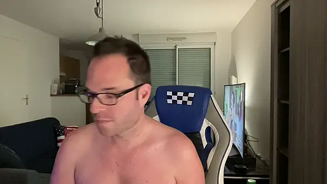 Funnyjul31 online show from February 8, 2025, 6:12 pm