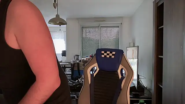 Funnyjul31 online show from February 10, 2025, 10:09 am