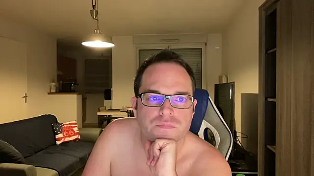 Funnyjul31 online show from February 14, 2025, 7:12 pm